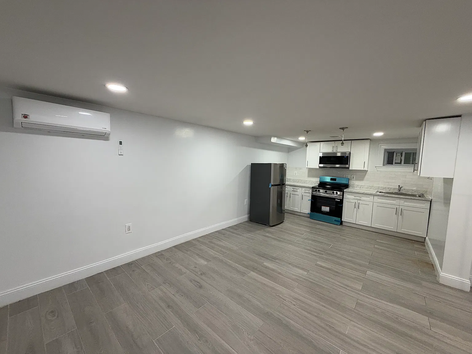 3 bed, 1050 sqft, $2,495 — Photo 1