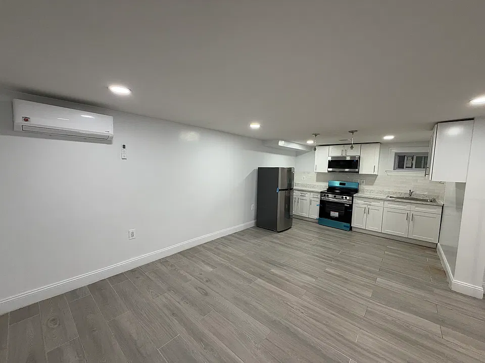 21 Courter Ave #B1