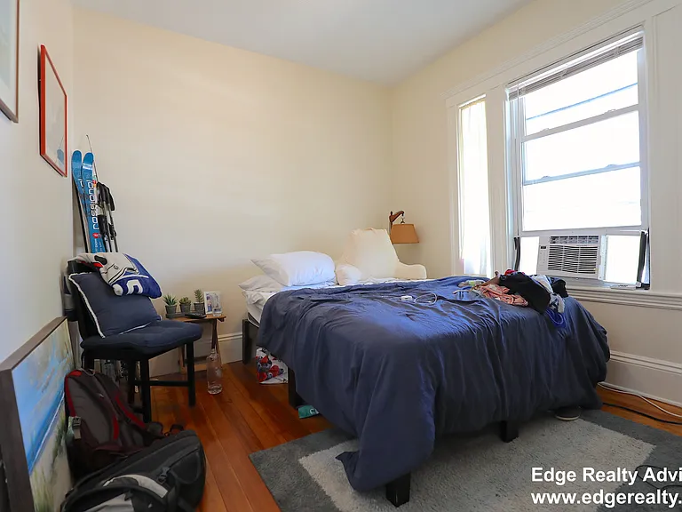 554 Washington St #1 — Photo 5