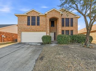 2040 Club Oak Dr, Heartland, TX 75126