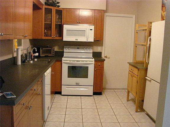 4th image of 630 SE Keyes St
