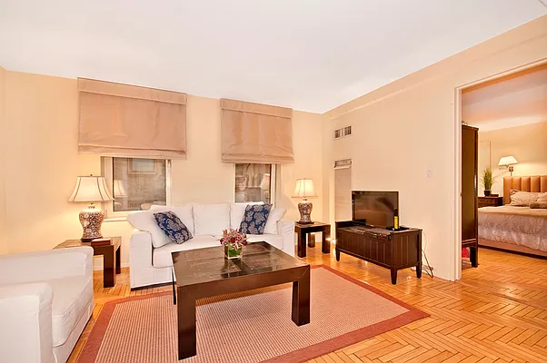 Rented by Trump International Realty | media 8