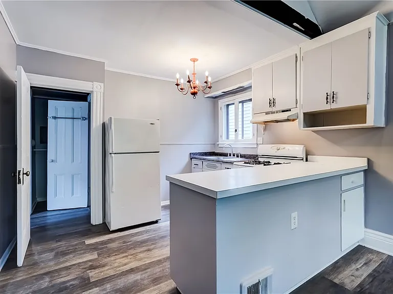161-163 Hamilton St #1 — Photo 11