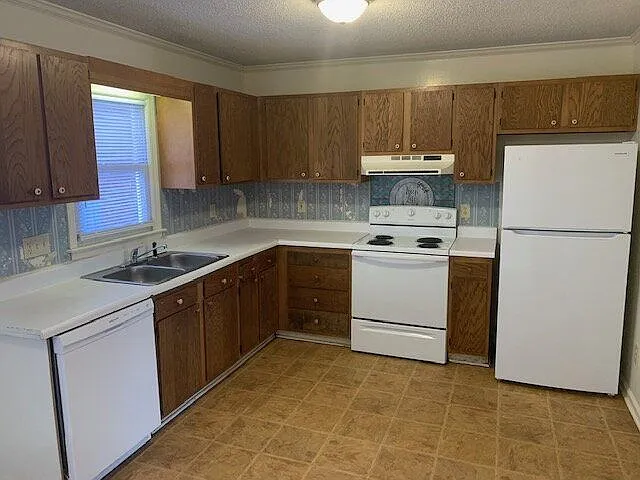 2 bed, 1.5 bath, 1054 sqft, $925 — Photo 3