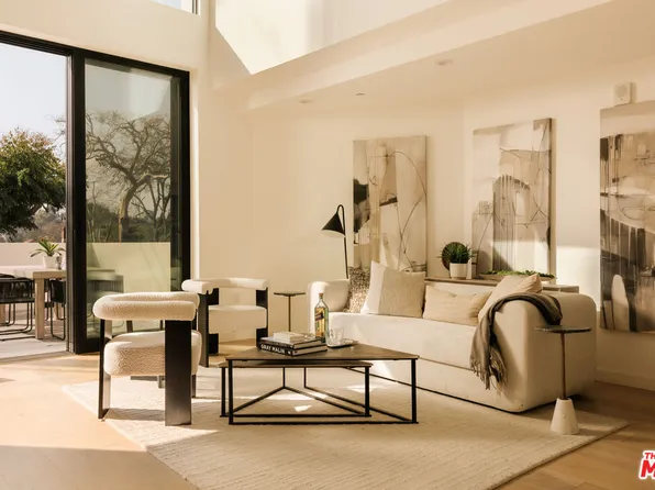 2919 Waverly Dr #101, Los Angeles, CA 90039