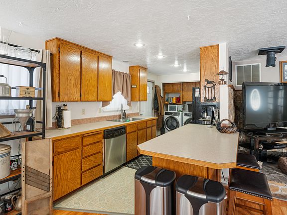 4th image of 53465 Kokanee Ln