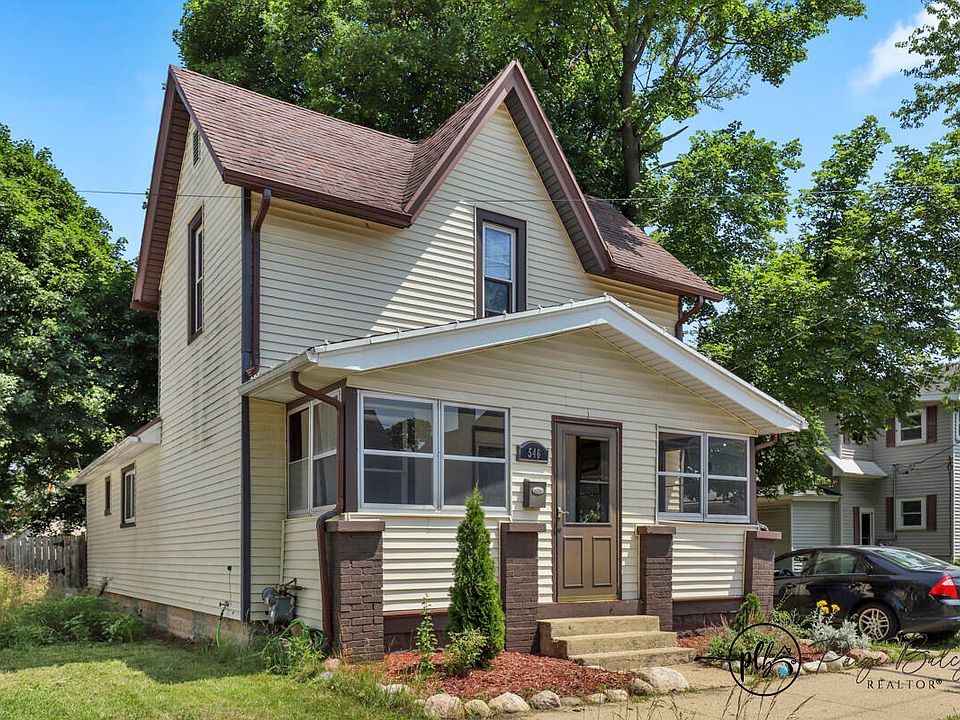 1st image of 546 Pine Ave NW