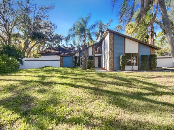 2405 Burlwood Dr, Lutz, FL 33549