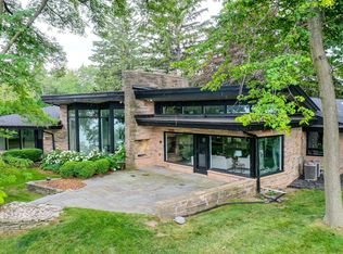 9600 N Lake Dr, Bayside, WI 53217