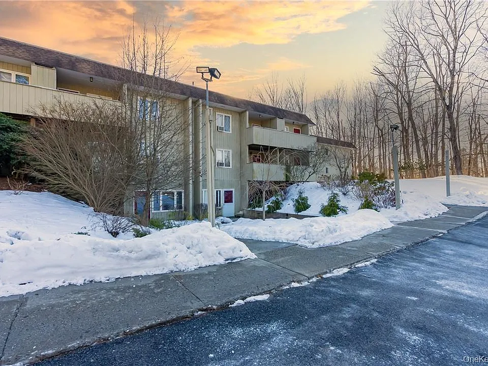 10 Wild Oaks Rd #210
