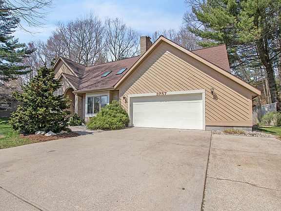 2nd image of 3757 Dunes Pkwy