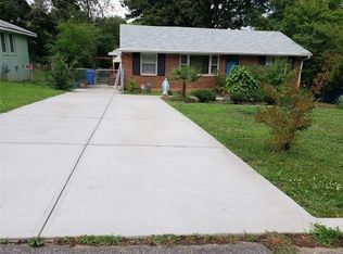 1104 S Parkwood Dr, Forest Park, GA