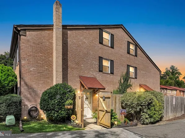 75 Park Vallei Ln, Brookhaven, PA 19015