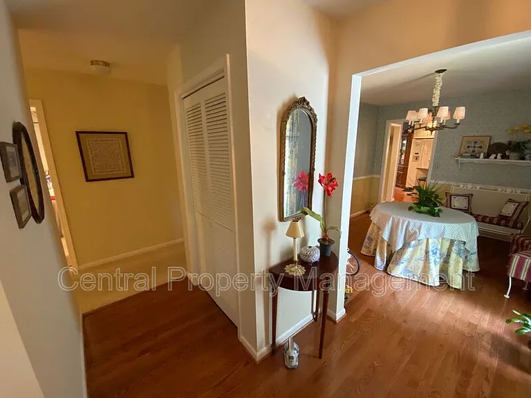 4724 Coach Hill Dr — Photo 13