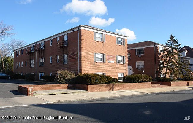 1st image of 151 Stockton Ave APT 4