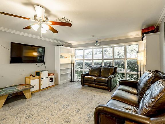 5th image of 1811 Lavonia Ln