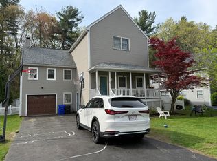 16 Winterberry Way, Bedford, MA 01730