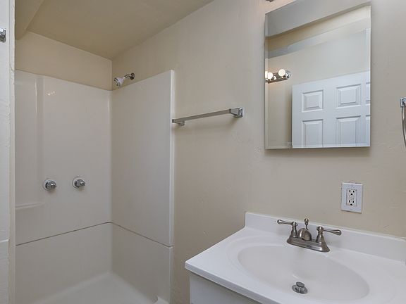 2nd image of 1646 E Indianola Ave APT 1