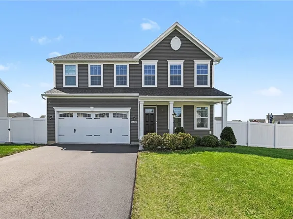1698 Jasper Dr, Farmington, NY 14425