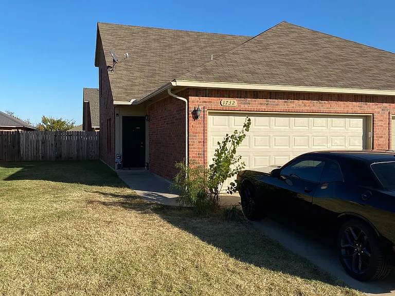 1732 Riviera Ln #1732 — Photo 1