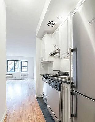 1st image of 1593 1st Ave #5E
