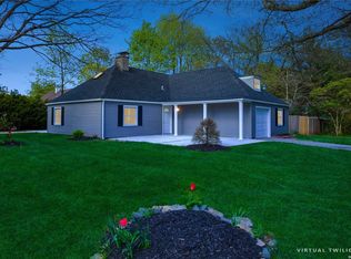 109 Silverleaf Ln, Islandia, NY 11749