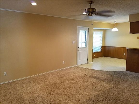 3rd image of 225 Diane Dr