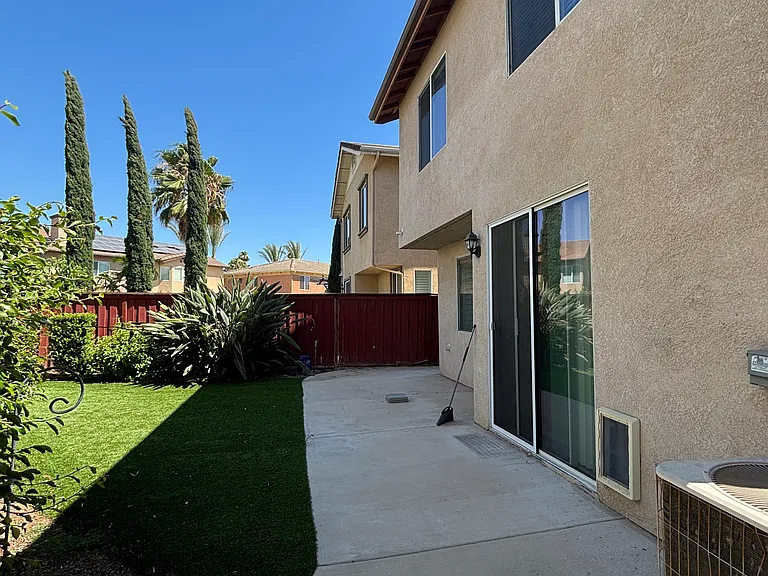 4417 Lakeview Ct — Photo 33