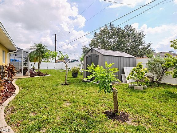 4th image of 1823 SE 5th Pl