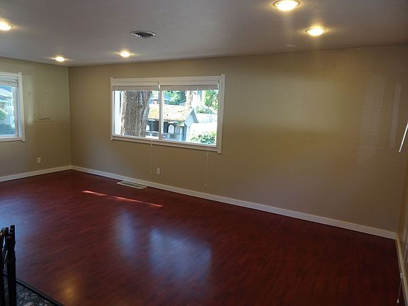 4th image of 6061 NE 135th St