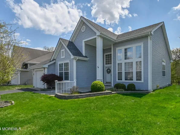 40 Valley Stream Place, Barnegat, NJ 08005