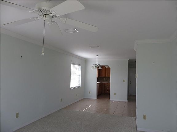 4th image of 20 Pine Arbor Ln