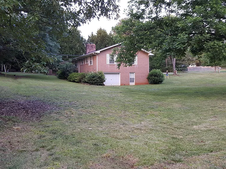 110 Dorothy Dr — Photo 19