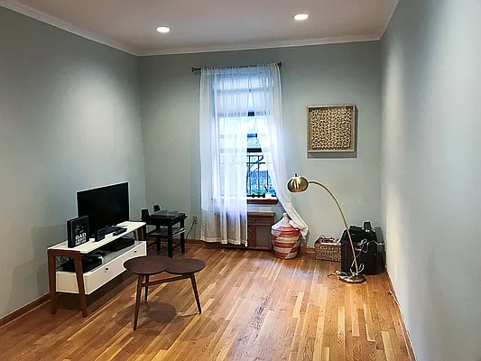 Rented by Francine Realty | media 19