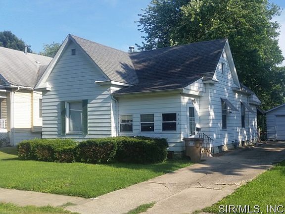 2nd image of 404 E Macoupin St