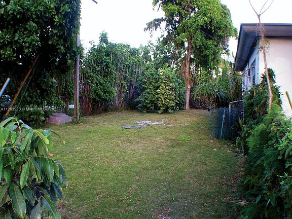 4th image of 11601 NE 12th Ave #11603