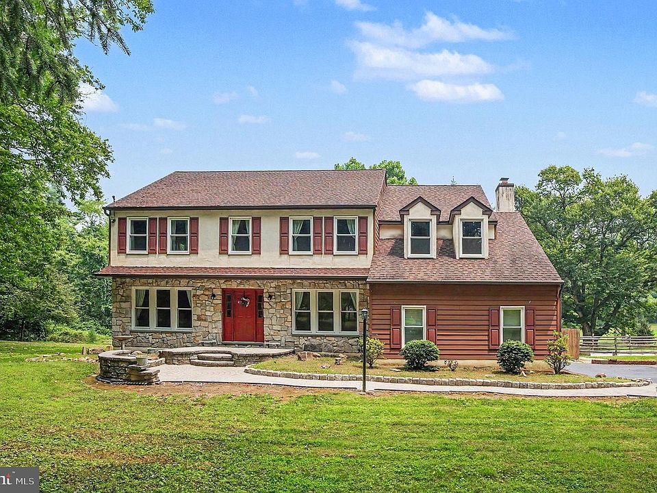 1st image of 444 Valleybrook Rd