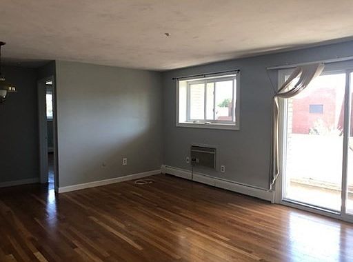 3rd image of 91 Washington St Unit 16