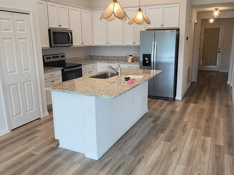 586 Cooper Ct SW — Photo 17