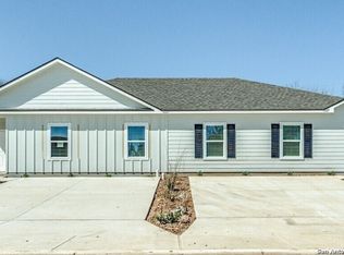 520 Hudson St, Seguin, TX 78155