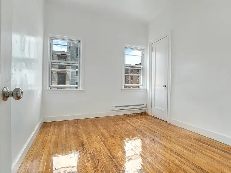 230 Leonard St #3F — Photo 3
