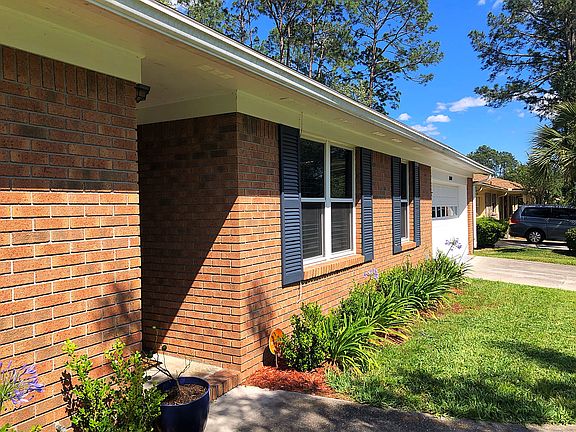 3rd image of 8961 Mornington Dr