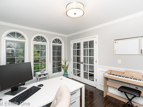 3rd image of 582 Bloomer Ridge Dr