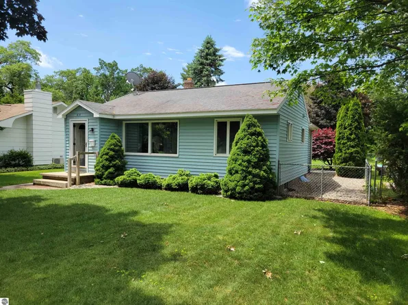 414 Davis St, Traverse City, MI 49686