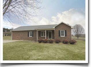 5084 Whitener Rd, Hickory, NC 28602