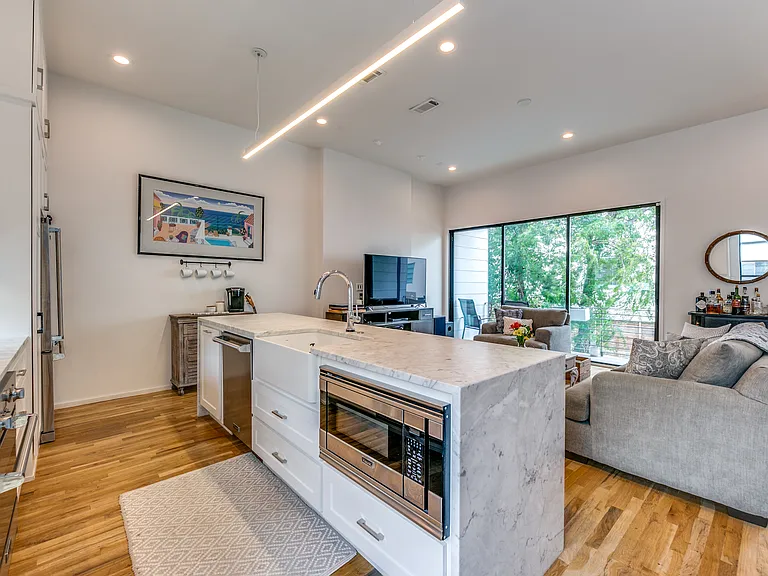 1839 Summit Ave #3 — Photo 5