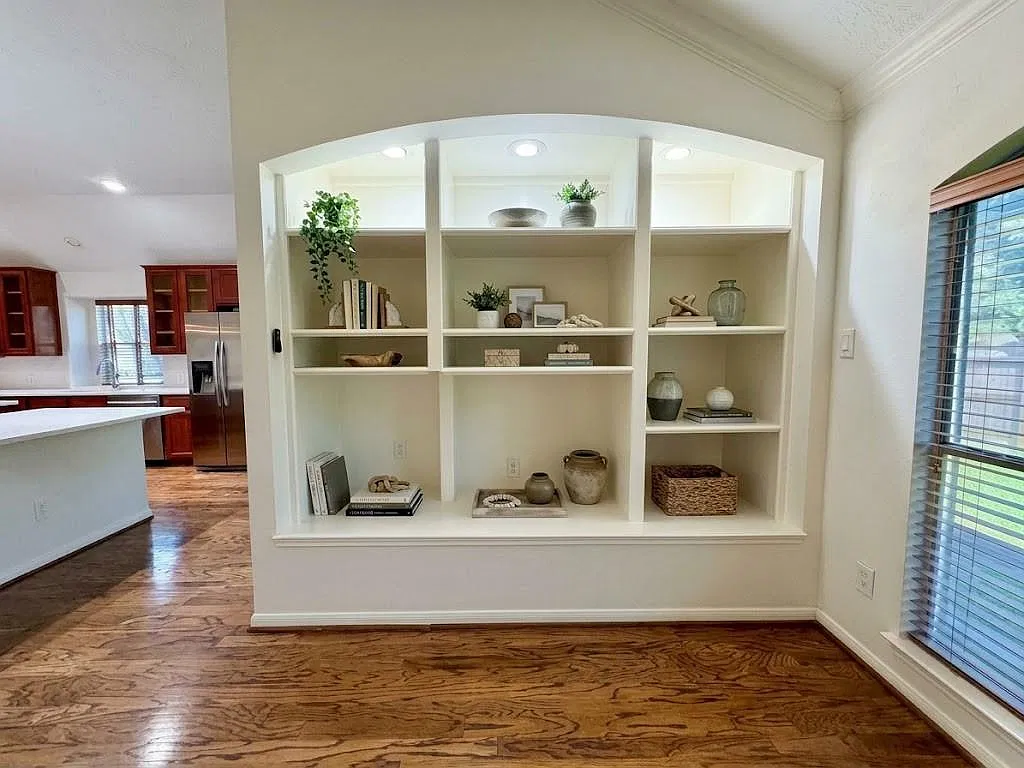 3 bed, 2.0 bath, 2243 sqft, $2,550 — Photo 2