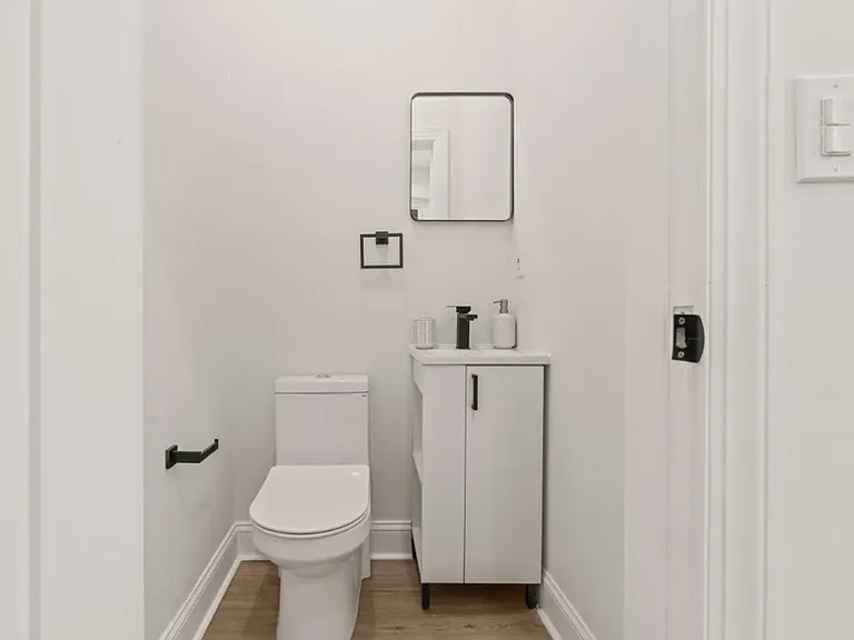 2921 W Oxford St — Photo 9