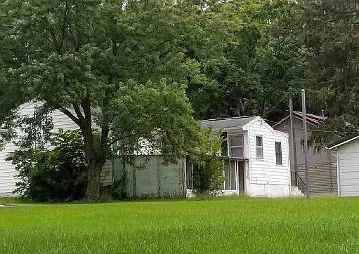 2nd image of 206 Helen St NE