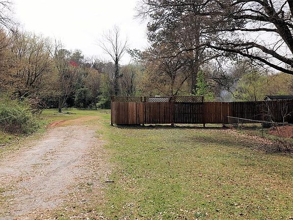5th image of 2925 Hall Dr SE
